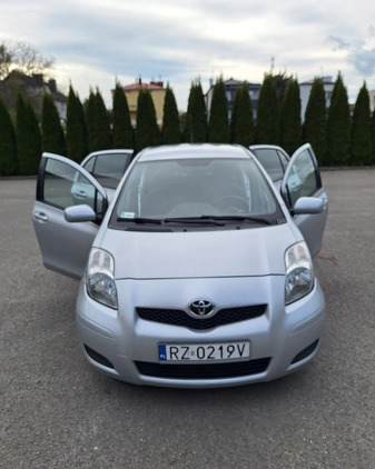 Toyota Yaris cena 17200 przebieg: 182000, rok produkcji 2009 z Rzeszów małe 46